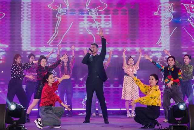 “相约万代”--万代股份二十周年庆典顺利举行(图17) HN406465.jpg